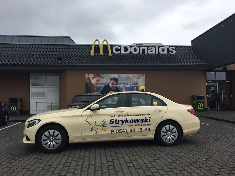 Inhaber Mario Delkeskamp ist seit 2014 zufriedener Kunde mit mehreren Fahrzeugen und unserer Taxi Werbung in Osnabrück und Georgsmarienhütte unterwegs.